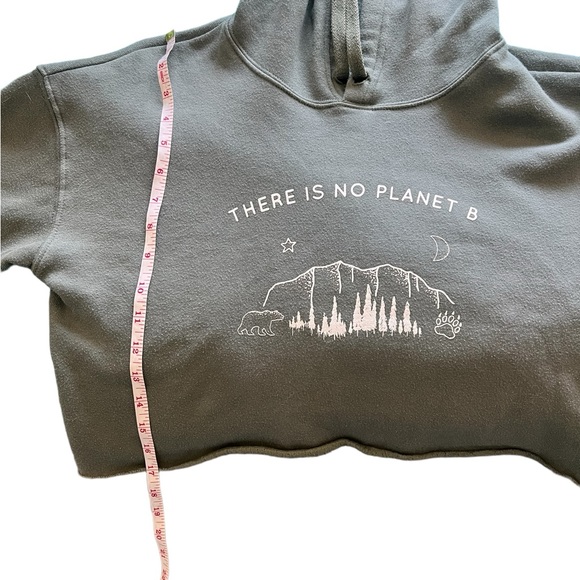 Nature lover Bella + Canvas Cropped Hoodie S - ‘No Planet B’ mountain st… - Picture 9 of 9